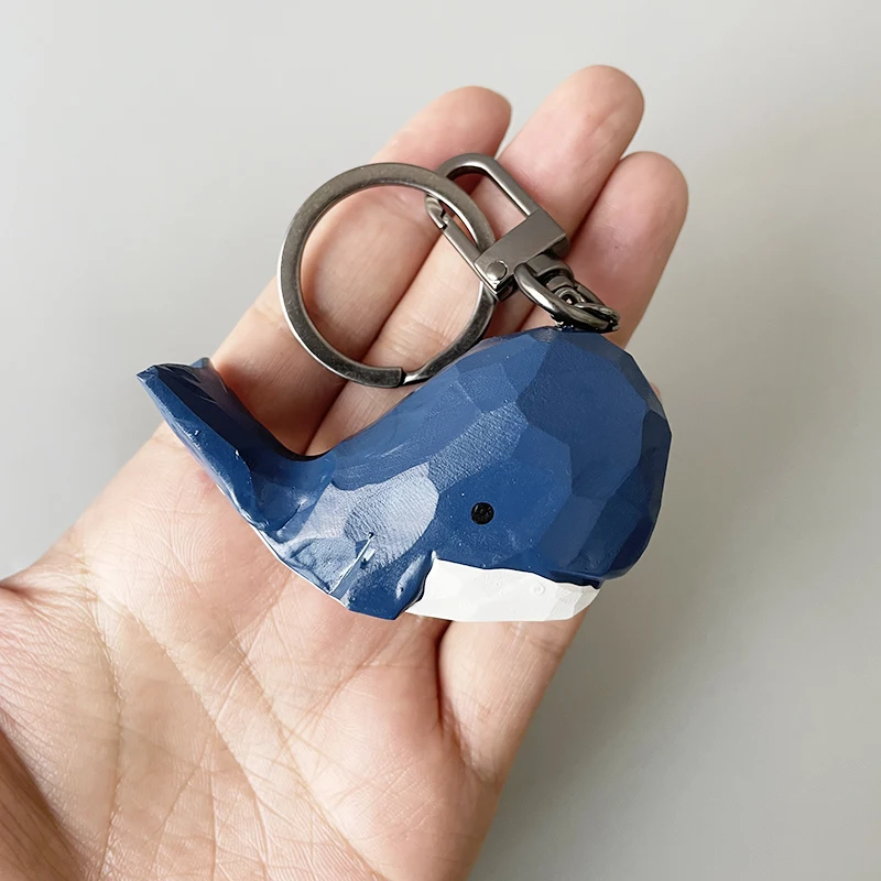 木製クジラのキーホルダー：手作りアクリルキーホルダーと比べてどう違うのか？