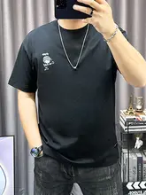 カジュアルなクルーネック半袖Tシャツ【アニメプリント・ゆったりフィット・男性用】