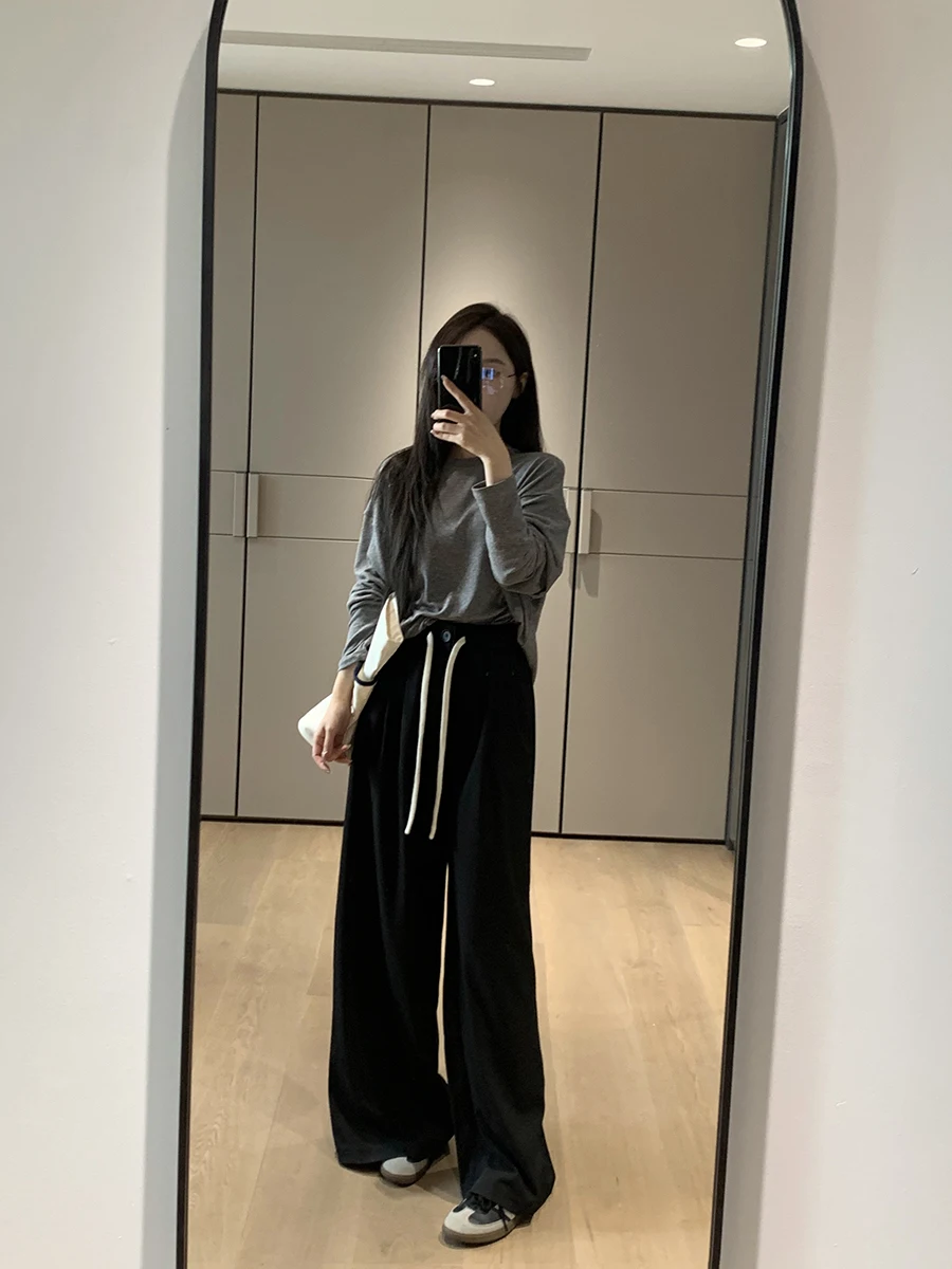シルエットが綺麗なパンツ レディースはどう選ぶ？高腰ワイドパンツが通勤からカジュアルまで救う理由
