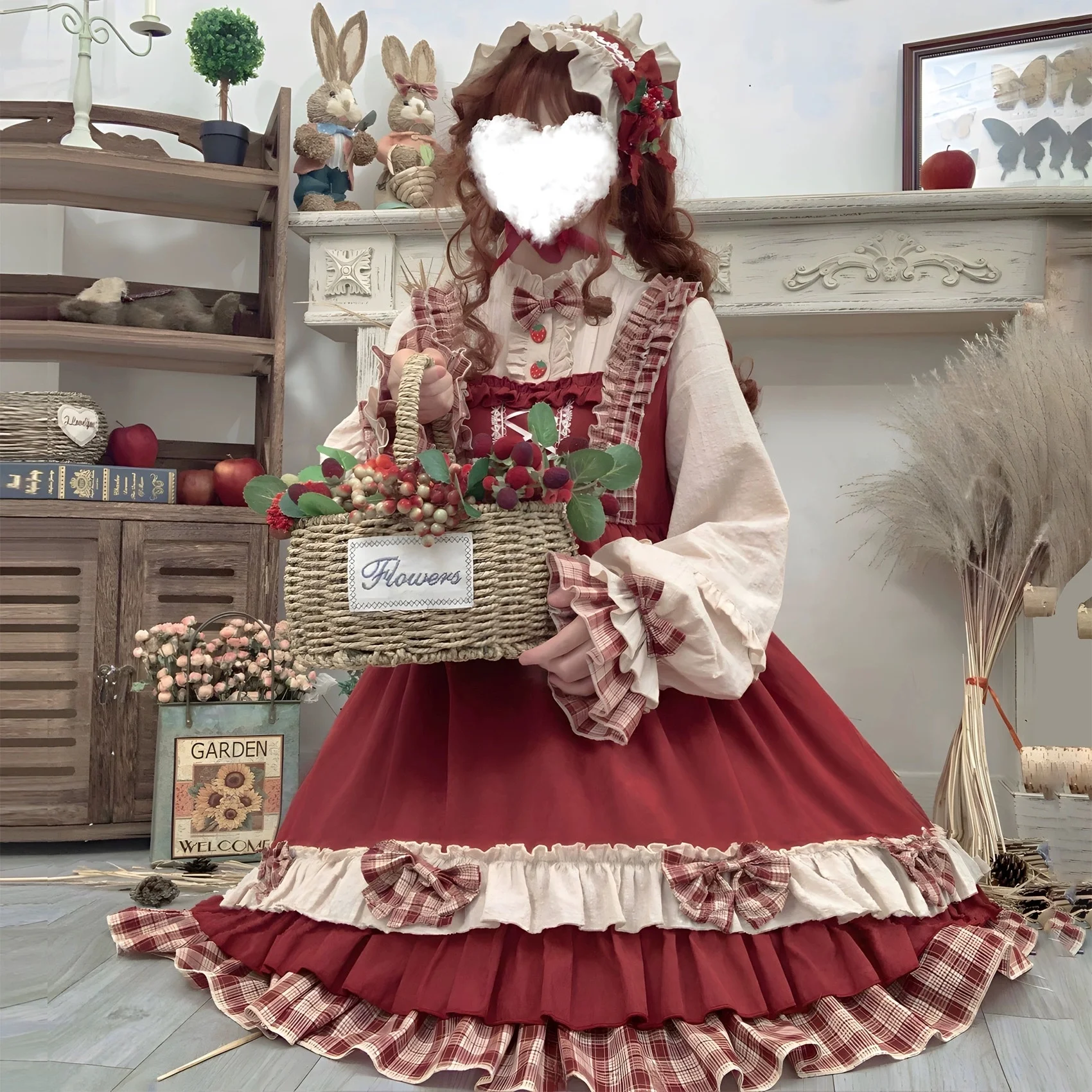 ロリータスタイルのベリー柄ワンピースは、どんなholiday服か？