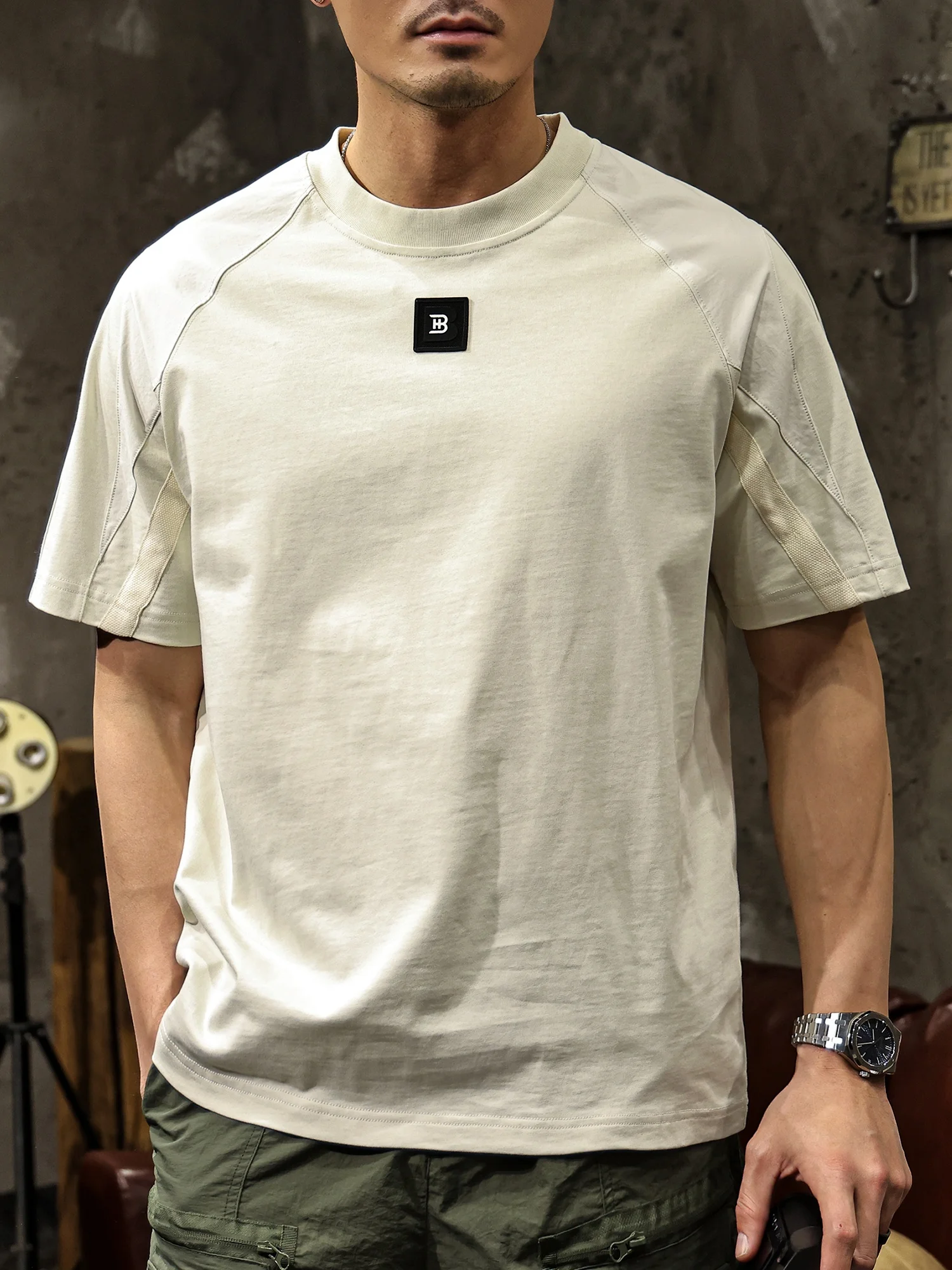 半袖Tシャツ メンズ おすすめ4選：通勤・カジュアル・オフィス用まで、どんなシーンに合うかを徹底解説