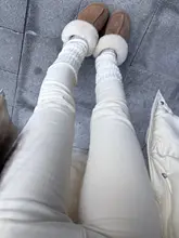 白色のスリムデニムパンツ【高腰・細身・ペンシルパンツ・ブーツカット】（セットアップ対応）