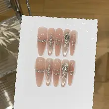 美しいピンクのミルクティーカラーのネイル【手作り・長持ち・ダイヤモンド付き】