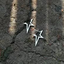 Komeiku 星型の稲妻デザイン タイタンスチール製イヤリング【ユニセックス・ストリート・ヒップホップ  スタイル】