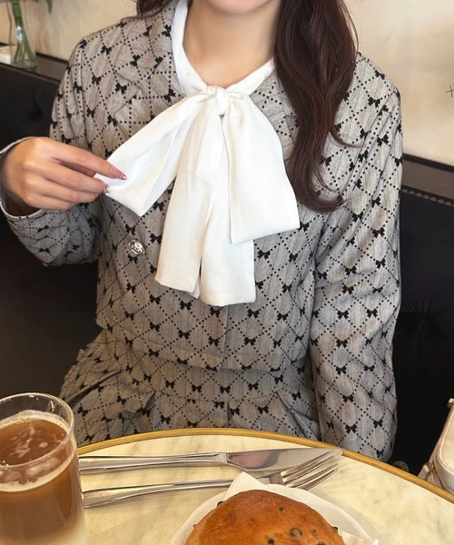 同窓会や忘年会に着る50代のフォーマル服装は、どう選ぶ？