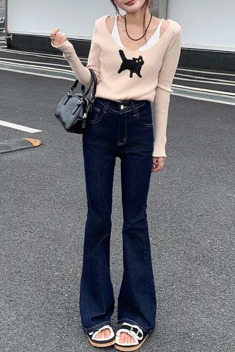 深い青のハイウエスト微フレアデニムパンツ【レディース・九分丈・春秋用】