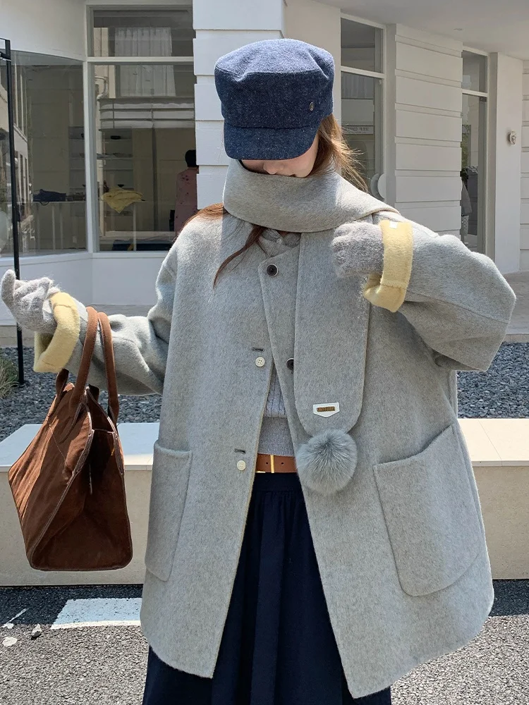 グレー チェスターコートはどんな風に着る？通勤や日常で活躍する上品な一着の選び方