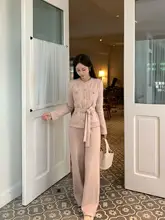 魅力的なデザイン！春用ウエストシェイプジャケットとパンツの女性向けコーディネート（セットアップ対応）