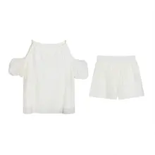 清涼感あふれる上品なスタイル！フレンチデザインのオフショルダー・パフスリーブトップスとショートパンツ（セットアップ対応）