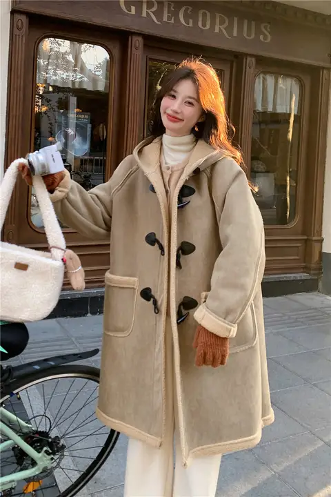 極上の柔らかさ！フード付き ダッフルコート【冬用・レディース・中長丈・プレミアムデザイン】（セットアップ対応）