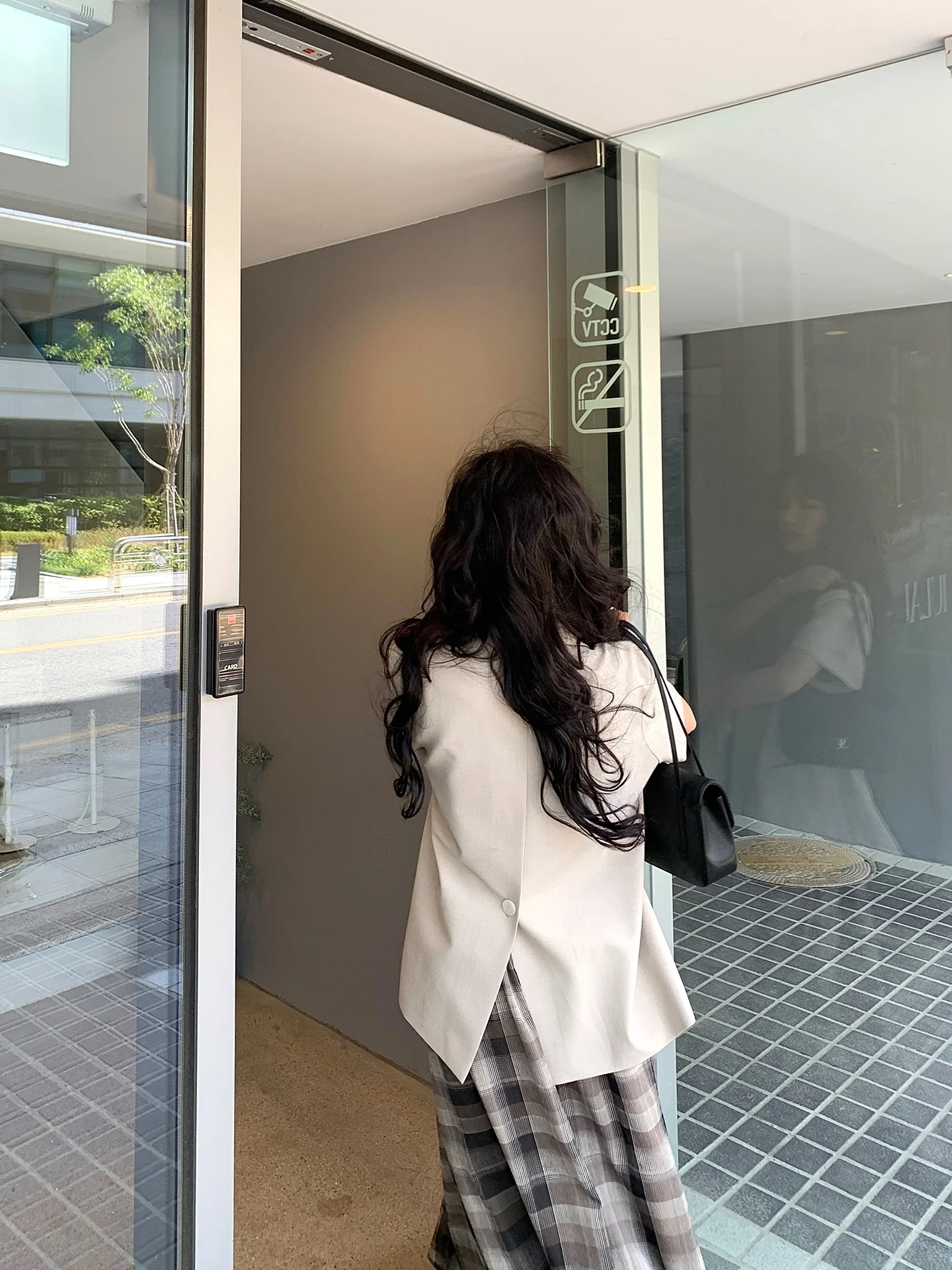 30代のきれいめファッションで悩んでいるなら、この1アイテムが救いになる？