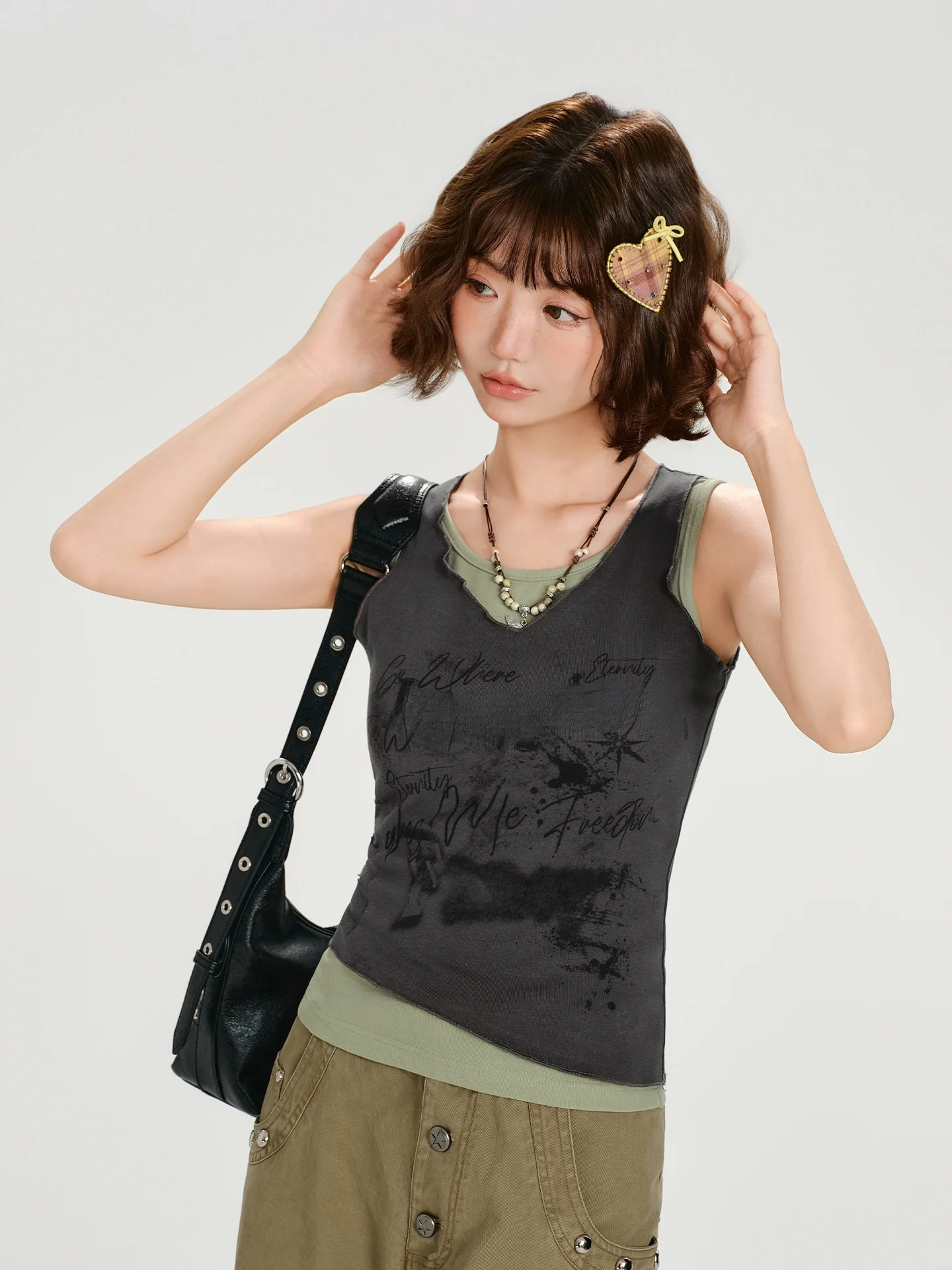 ビンテージ風のプリントTシャツで、どんな春の日常を創り出せるの？