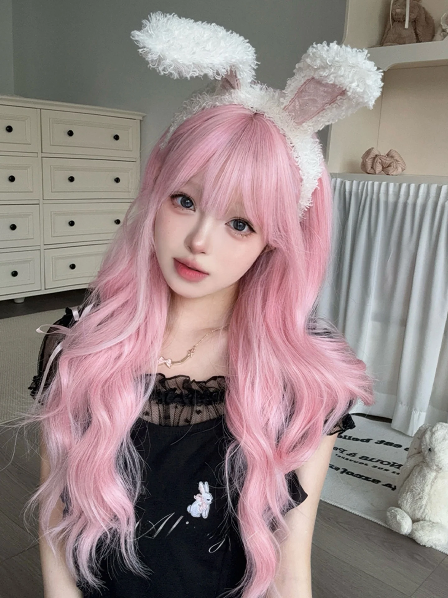 ロングウィッグ【韓国風・甘美な雰囲気・ロリータスタイル】のスリックバックやプールヘアアレンジに最適な使い方