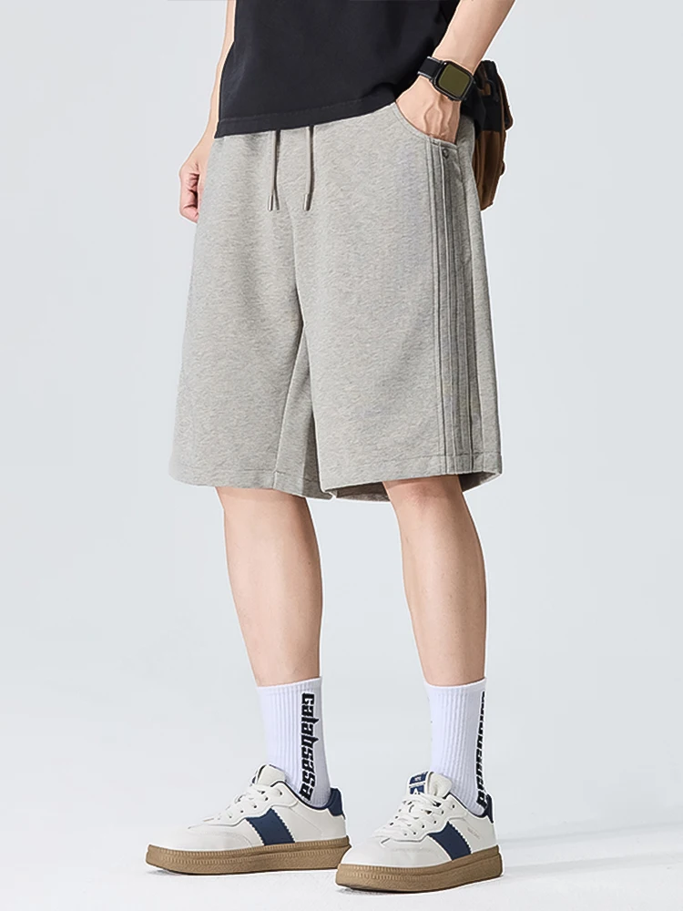 グレー スウェット パンツ メンズ 夏の着こなしを実現するショートパンツの選定基準