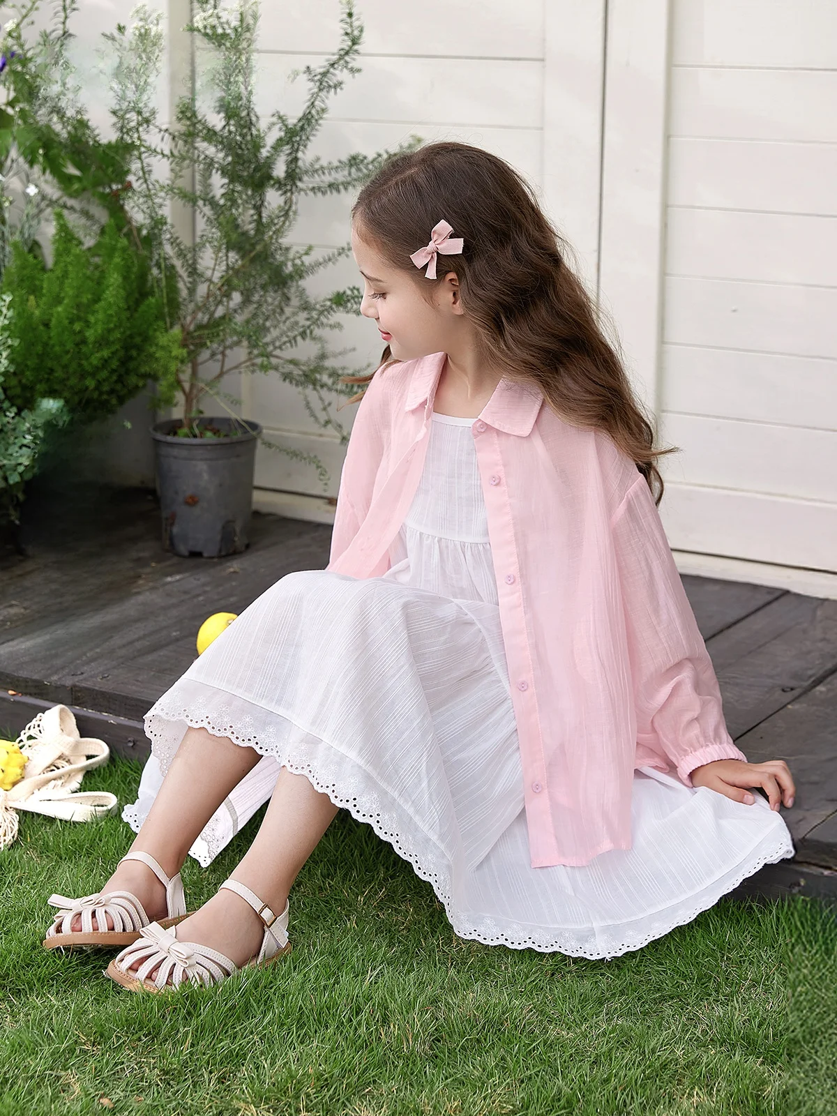 アウトドア タウンユースでどんな衣装がおすすめ？女の子用の夏用薄手カーディガンが解決する3つの理由