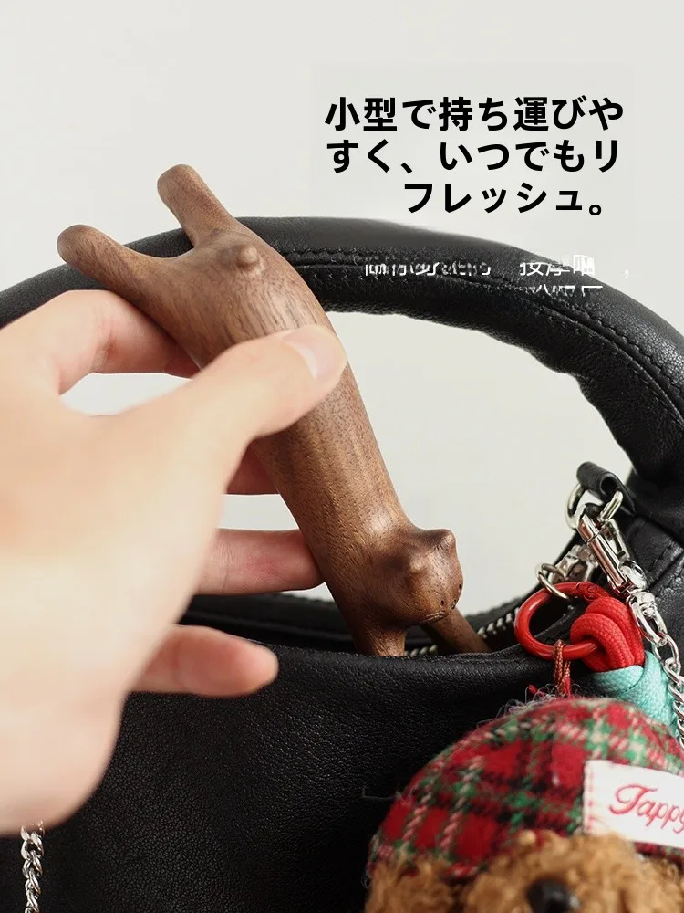 可愛い猫デザインの頭皮マッサージブラシ：顔・首・肩用の便携型マッサージツール