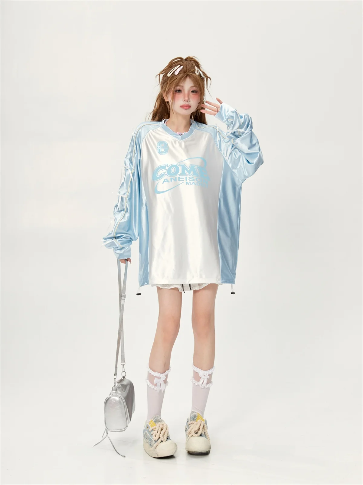 ラグビー風 ブルー ショルダー付き長袖Tシャツ：オーバーサイズデザインで日常使いに最適な通勤風アイテム