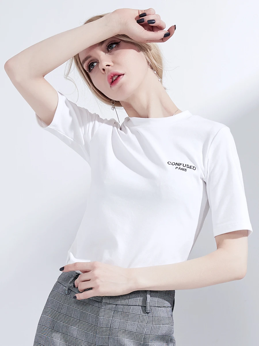 ママコーデの基本スタイルとは？白Tシャツで心を落ち着かせる完全ガイド