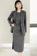 通勤に最適な秋の女性用スーツジャケットとドレスのセットアップ（セットアップ対応）