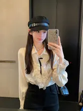 白色レースシャツ【秋冬用・女性・エレガント・サテン風】