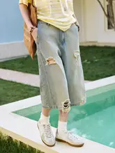 ダメージデザインの膝下デニムショートパンツ【フィット・夏用】