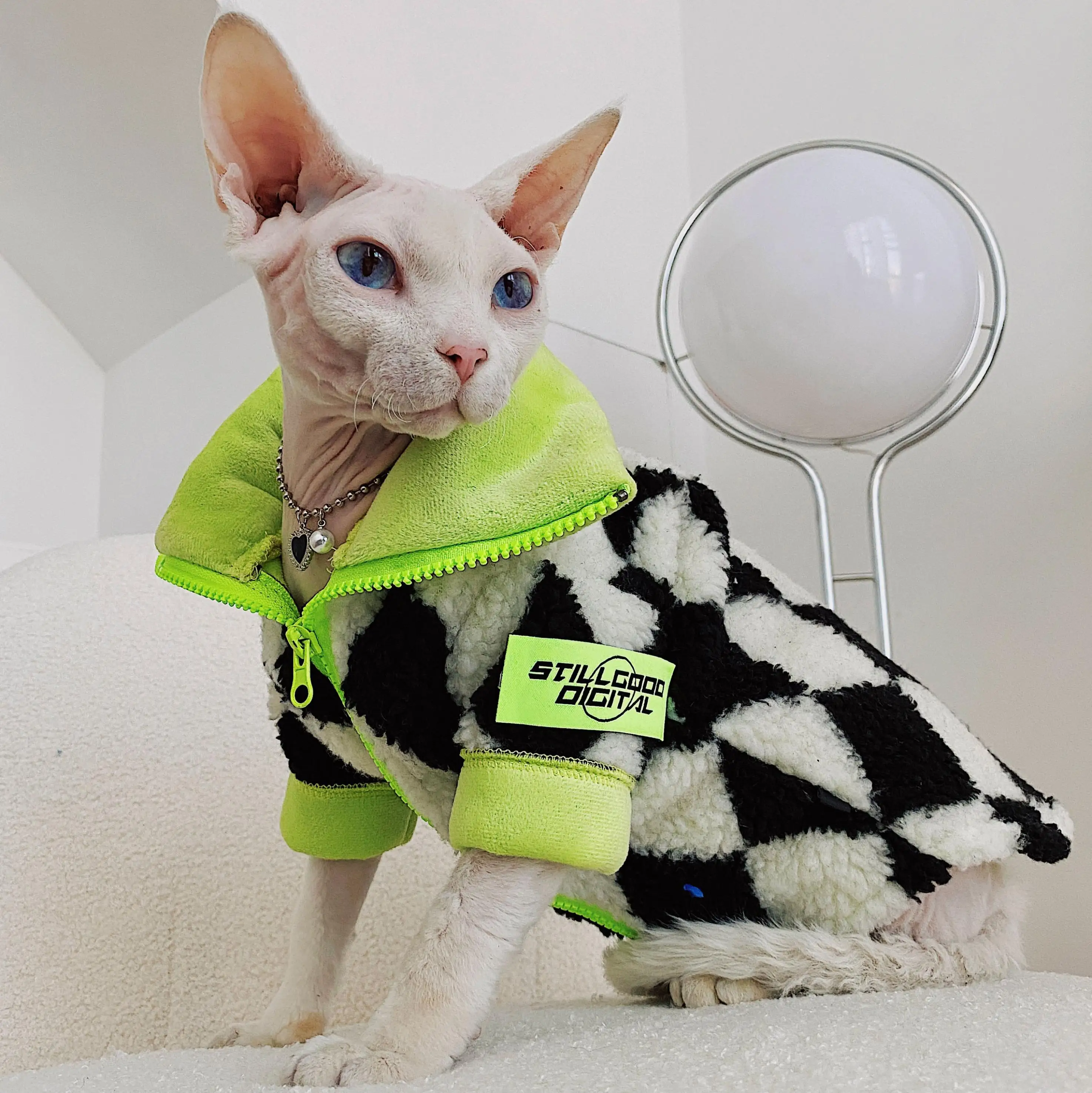 無毛猫用冬用ウェア：加絨・羊羔毛で極限低温でも快適な保暖性能