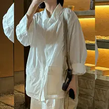 シンプルで洗練されたデザインの白シャツとワイドパンツ【ゆったりした大きいサイズ・通勤用・春向け】（セットアップ対応）
