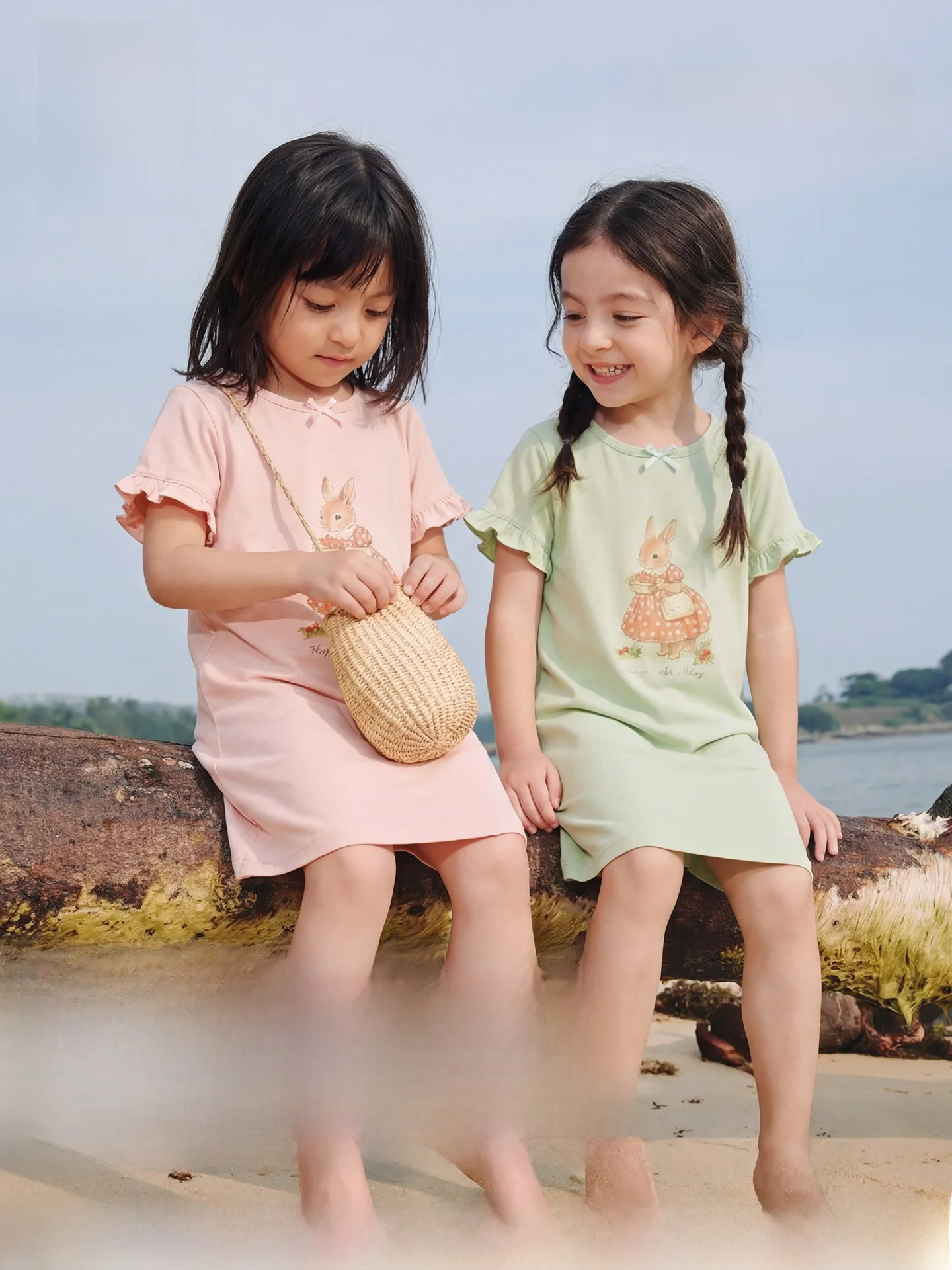 1歳の赤ちゃんが寝るときにはどんな服がおすすめか？子供用夏用スリープドレスの実用性と選定基準