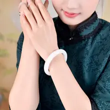 天然金丝玉製幅広ブレスレット【ホワイトジェイド風・ラウンドデザイン】