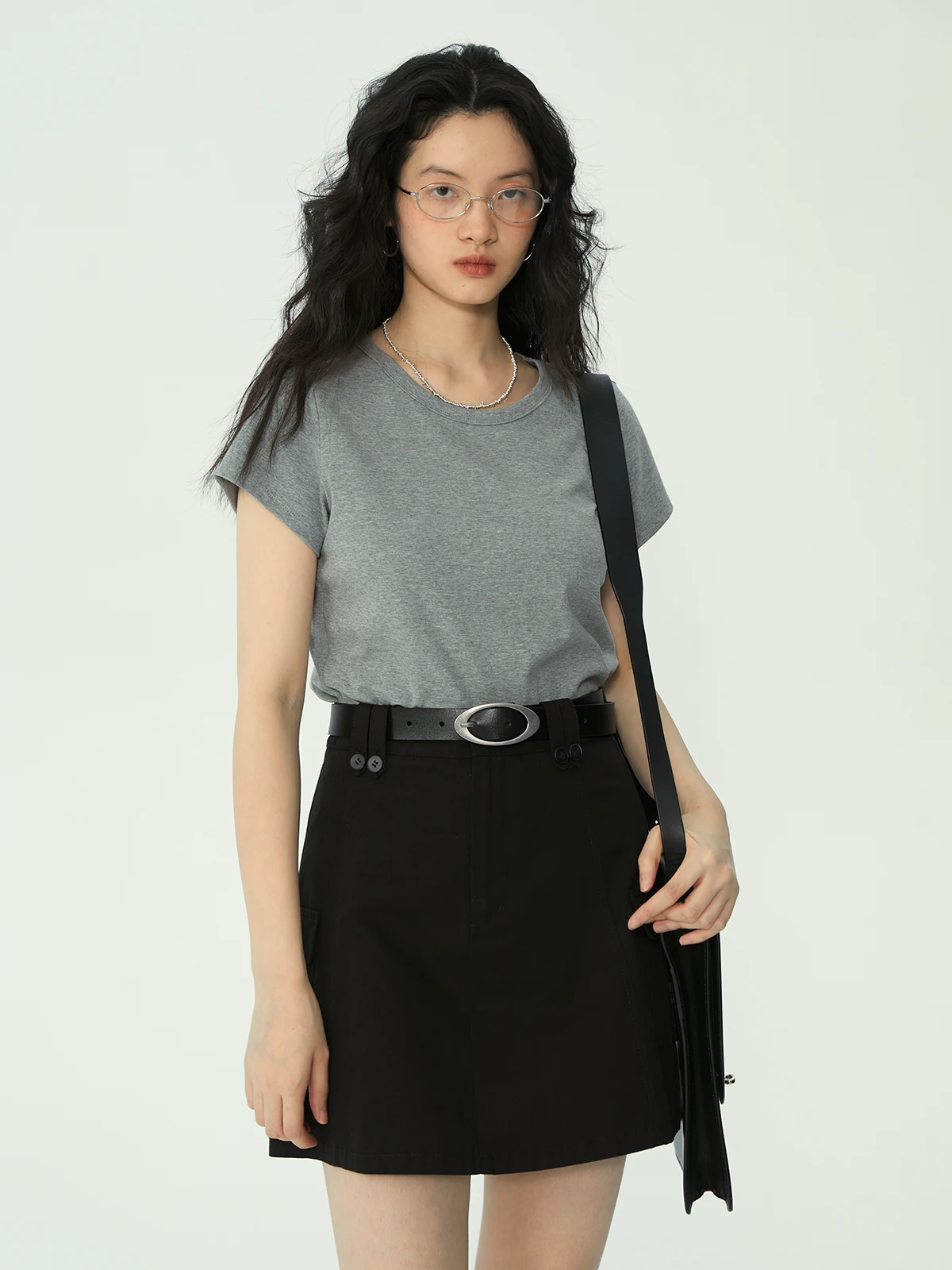 40代の女性にぴったりなカジュアルコーデは、このショートTシャツで決まる？