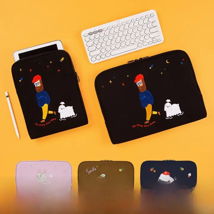 韓国製 可愛らしい刺繍のファイルバッグ【ノートパソコン用・iPad対応】