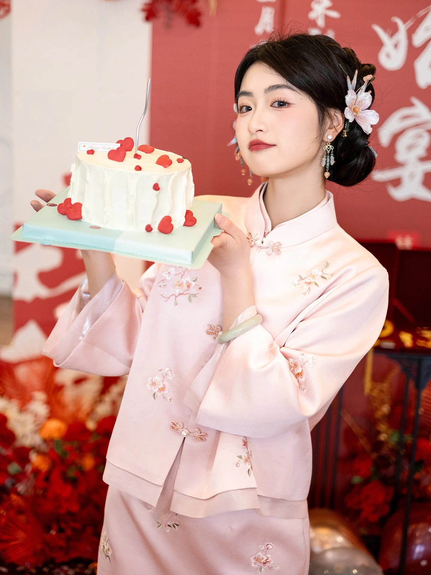 結婚式 ゲスト ワンピース どう選ぶ？桃色のチャイナドレスが意外に人気な理由とは