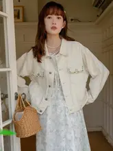 刺繍入りベージュデニムジャケット【秋用・女性用・甘い雰囲気】