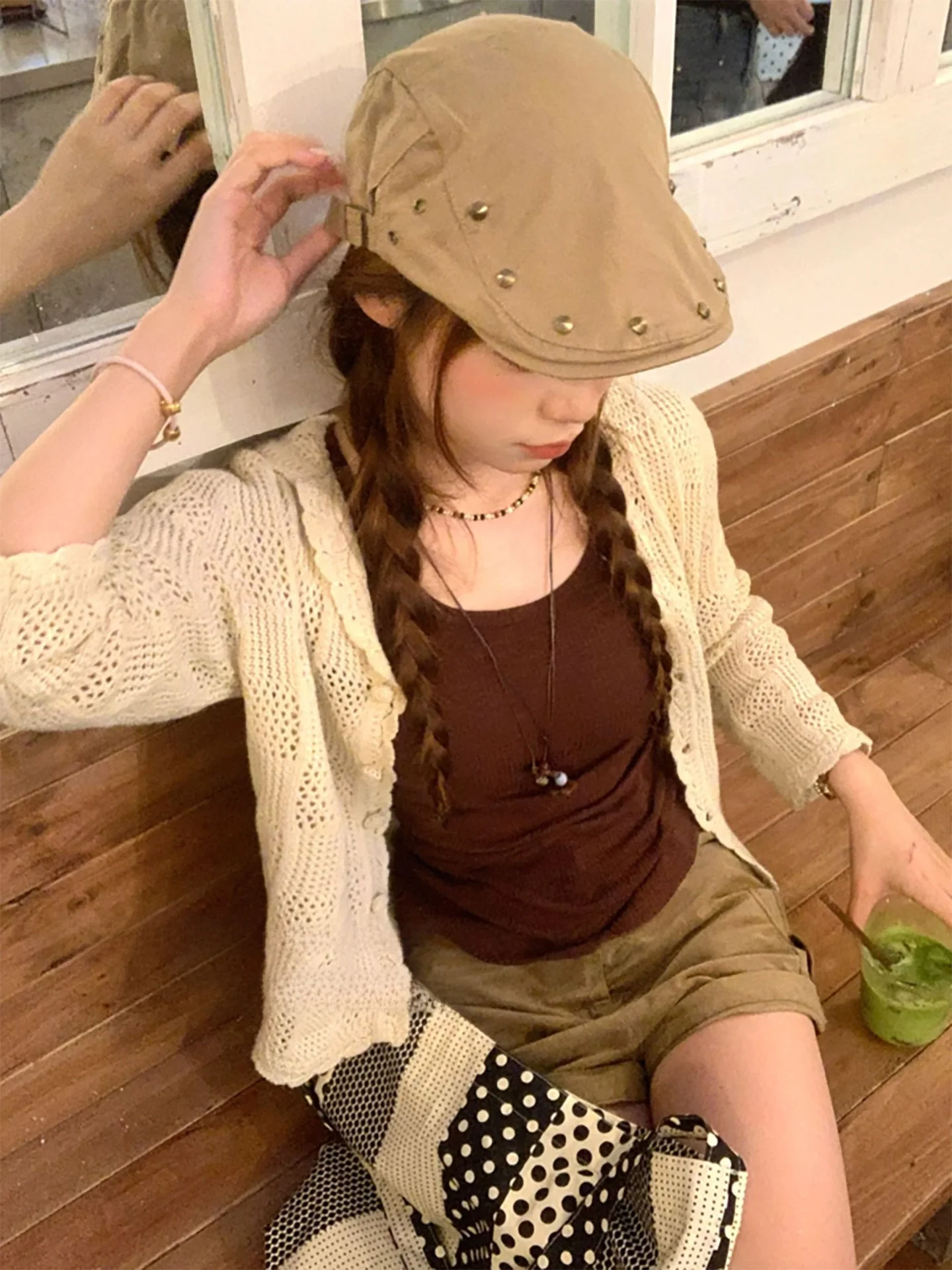ユニークなデザインのベレー帽：スタッズ付きヒップホップスタイルの女性向けおすすめガイド