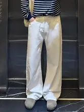 シンプルな白いデニムパンツ【男女兼用・毛羽立ちデザイン・ストレートシルエット】