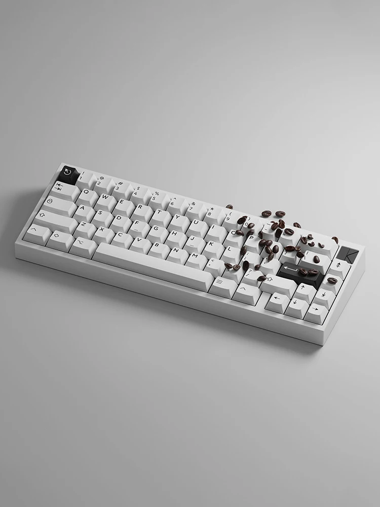 分離キーボードを選ぶべきタイミングは？メカニカルキーボードの本質と、PBT製二色キーキャップの魅力
