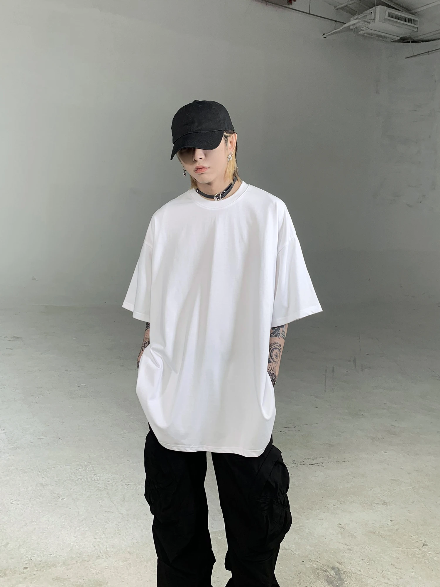 「Tシャツ 重ね着 メンズ ダサい」という悩み 、実はこれで解決できる？