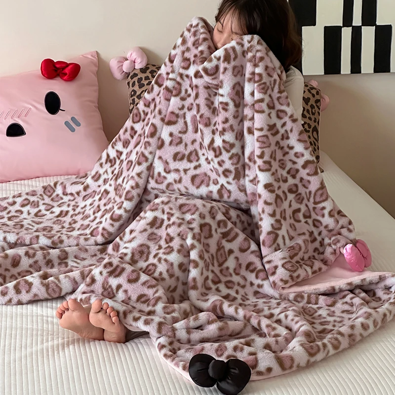 冬の窓辺に置くだけで心が温まる——暖かいブランケットを選ぶべきポイントは？