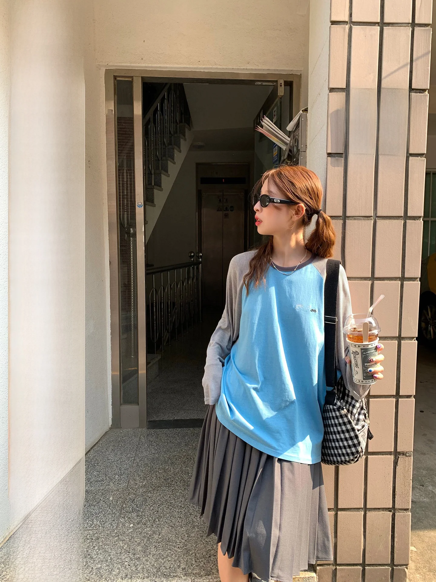 カジュアル同窓会に合う服装の選び方：5選で学生時代の思い出を大切にできるコーデを提案