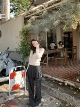 レース模様のVネックリボン付き長袖Tシャツ【重ね着対応】