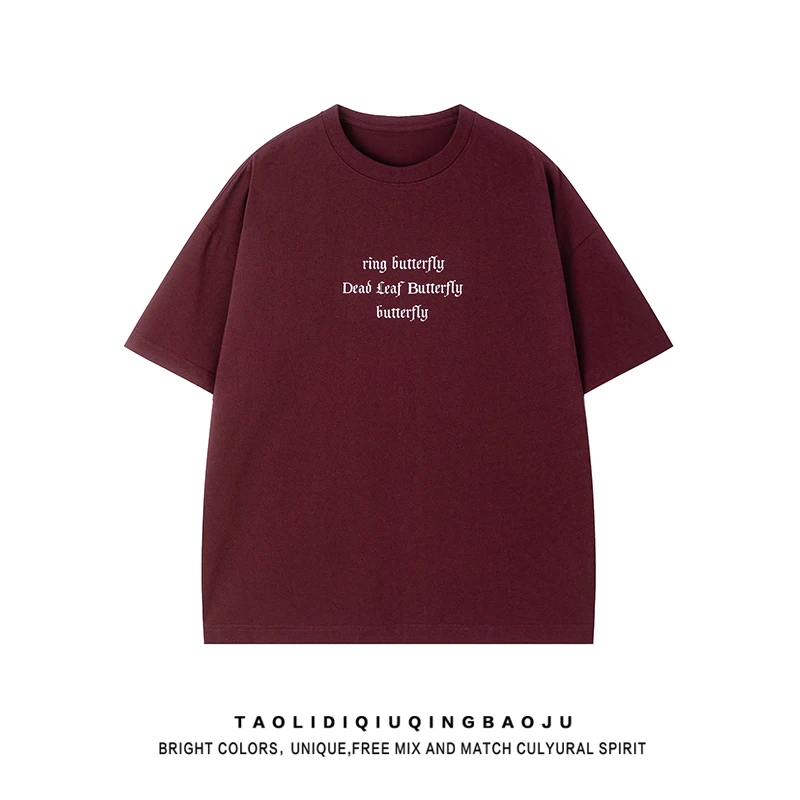 「tシャツの中に着る」スタイルが今、なぜ注目されているのか？