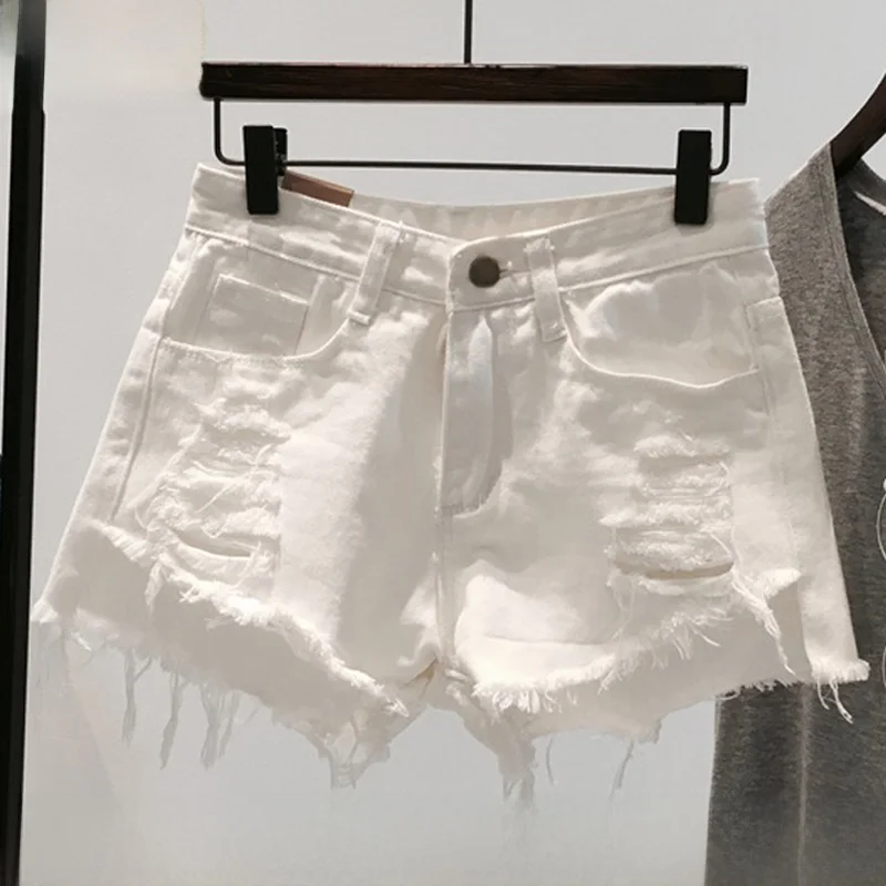 ハイウエストショートパンツはどんな場面で着るの？夏のスタイルを一気に解決する1つのアイテム