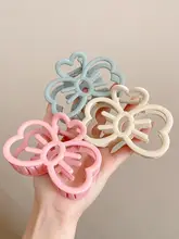 デザインが可愛いハート型リボンヘアクリップ【穴あけ不要・上品な雰囲気】