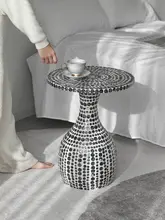 高級感のある欧風 中古シェルデザインコーヒーテーブル【ラウンド・サイドテーブル・リビング用】