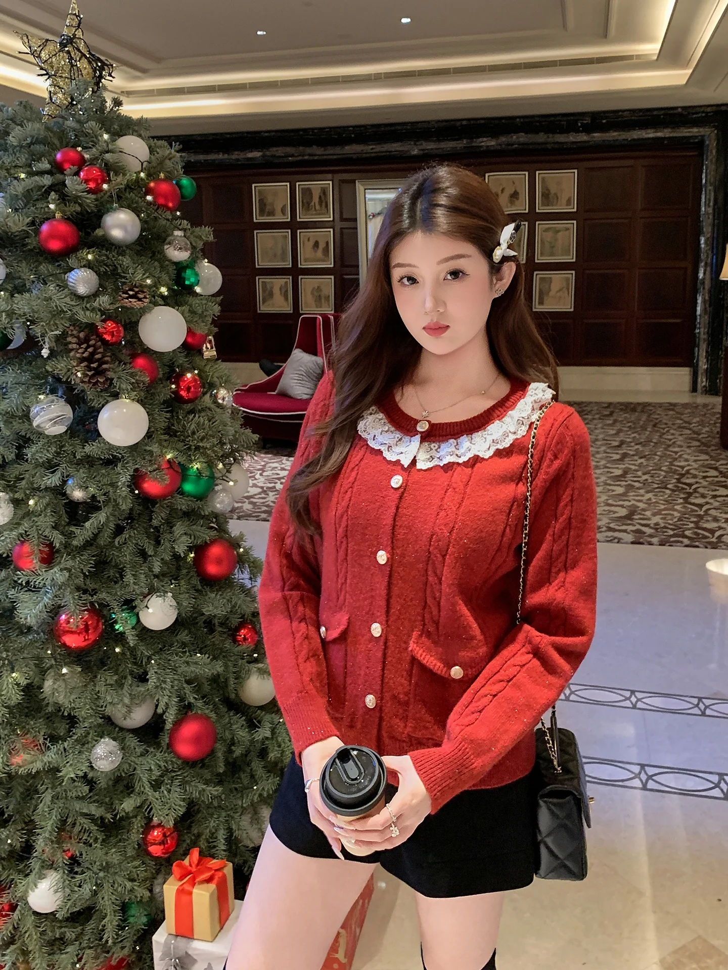 赤の二重レースエッジニットトップス：冬用ゆったりフィットで女性に最適なカーディガン