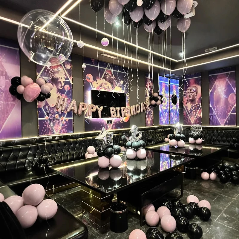 誕生日パーティー用バルーンデコレーション：成人祝いやサプライズイベントに最適な背景装飾