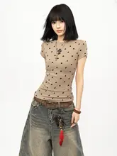 カジュアルなカーキ色ハートドット柄半袖Tシャツ【女性用・フィット感・ショート丈】