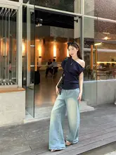デザイン性のあるタイトフィット肩出しTシャツ【夏用・ネイビーカラー・ショートスリーブ】