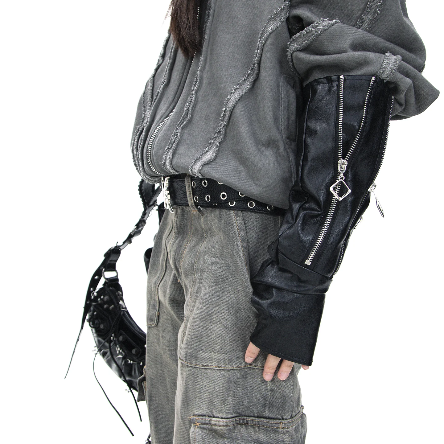 背抜き手袋は本当に効果的なのか？暗黒風のシルバー手袋が通勤スタイルを一変させた理由