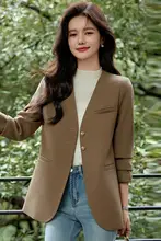 カフェカラーの女性用ノーカラージャケット【カジュアル・秋春用・スリムフィット・小柄向け】